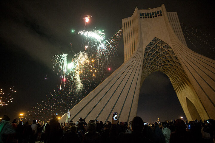 تهران نورباران می‌شود/نورافشانی در میدان آزادی و ۲۴ نقطه پایتخت
