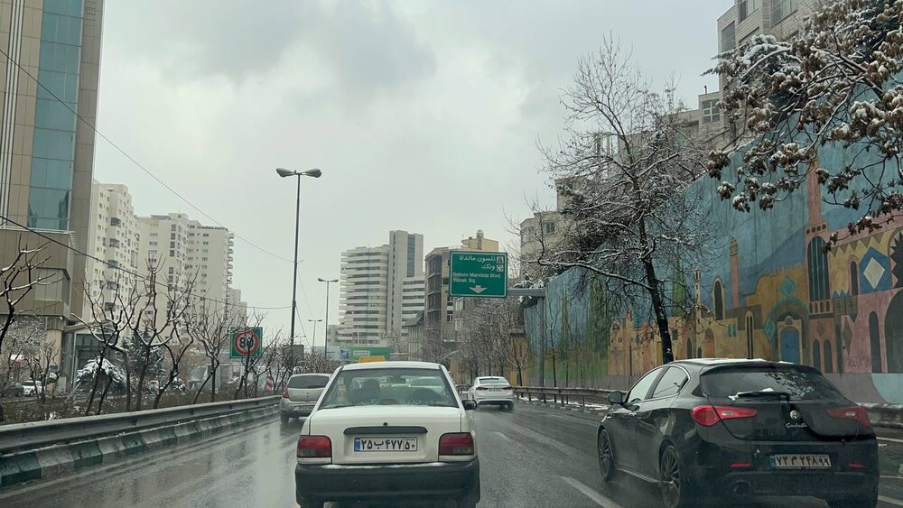 تهران در یک روز برفی به روایت دوربین