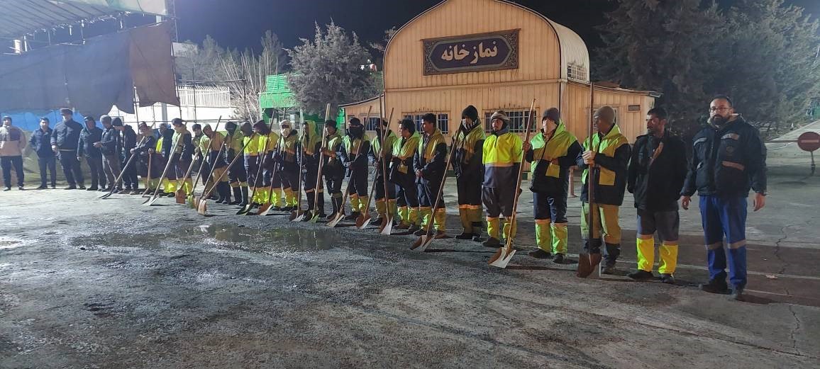 گزارش میدانی و لحظه به لحظه از عملیات برفروبی در پایتخت/ در معابر تهران چه میگذرد؟