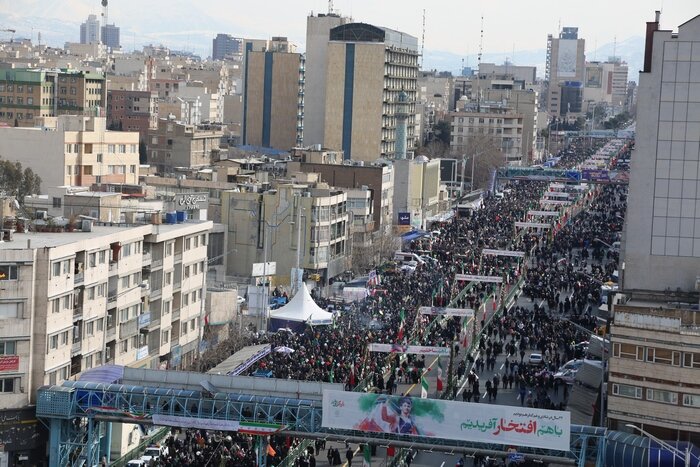 حضور مردم در راهپیمایی ۲۲ بهمن تماشایی بود/پاکیزه‌سازی مسیر راهپیمایی بی‌درنگ انجام شد