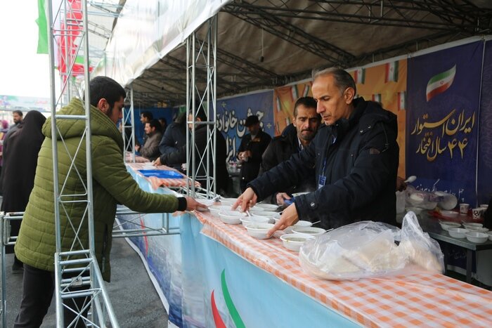 حضور مردم در راهپیمایی ۲۲ بهمن تماشایی بود/پاکیزهسازی مسیر راهپیمایی بیدرنگ انجام شد