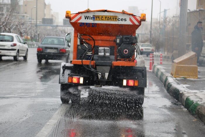 شارژ چهار هزار کیسه شن در ۸۴ نقطه/ تردد روان در محورهای اصلی و بزرگراهی منطقه ۱۰