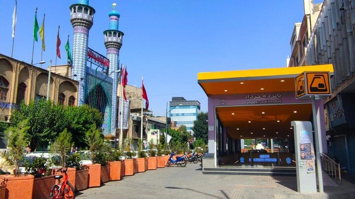 وسعت سالن فروش بلیت ایستگاه پانزده خرداد برای تردد مسافران
