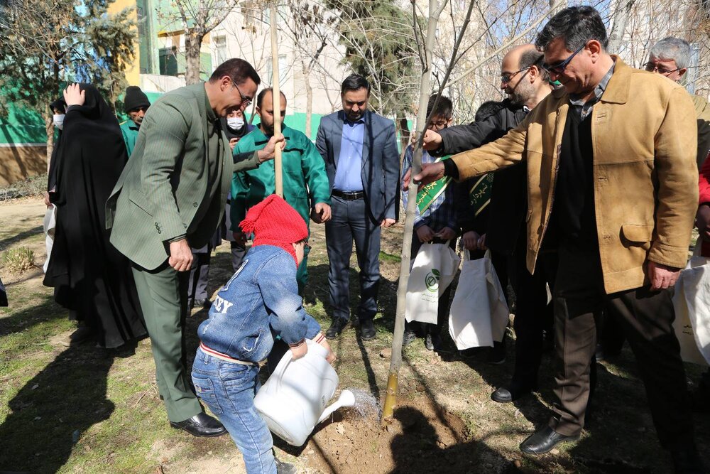 برنامه ویژه مدیریت شهری برای توسعه فضای سبز در دیار مهر و ایمان