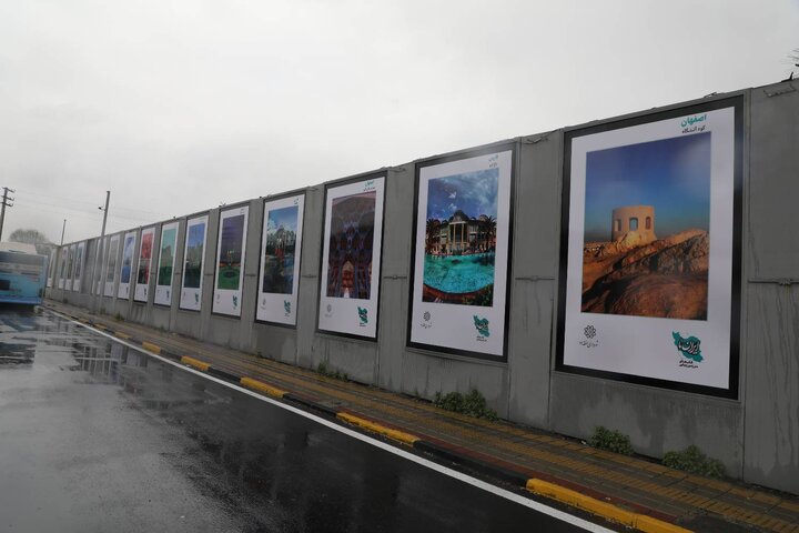 نصب ۸۰ استیکر کمپین ایران ما در پایانه‌های اتوبوسرانی منطقه ۱۹