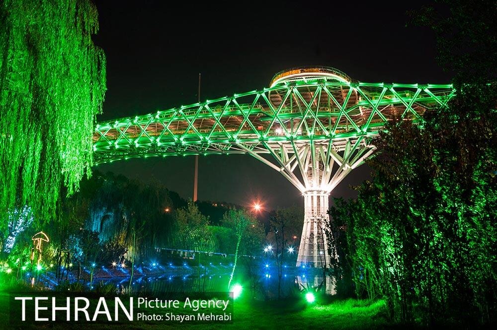 برپایی سفره افطاری هر شب برای ۲۰۰۰ گردشگر اراضی عباس آباد/ نگاه به دین و ماه مبارک رمضان از منظر دیگر/ نگاه ویژه به فرهنگ اقوام در ویژه برنامه های نور