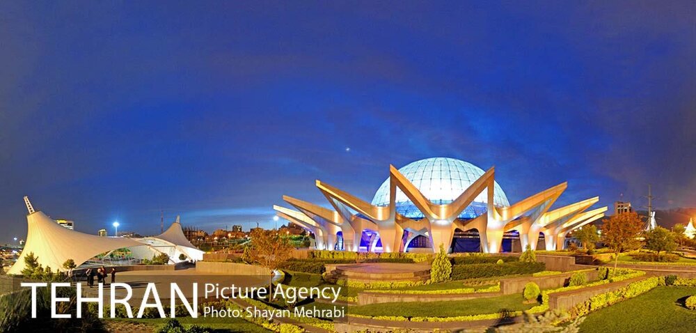 برپایی سفره افطاری هر شب برای ۲۰۰۰ گردشگر اراضی عباس آباد/ نگاه به دین و ماه مبارک رمضان از منظر دیگر/ نگاه ویژه به فرهنگ اقوام در ویژه برنامه های نور