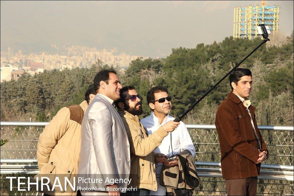 برپایی سفره افطاری هر شب برای ۲۰۰۰ گردشگر اراضی عباس آباد/ نگاه به دین و ماه مبارک رمضان از منظر دیگر/ نگاه ویژه به فرهنگ اقوام در ویژه برنامه های نور