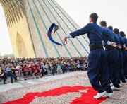 استقبال بیش از ۱۰۰ هزار نفر از شهروندان از دهکده بهار ایران منطقه ۹