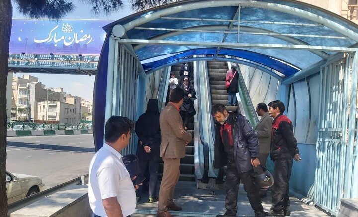 رسیدگی به وضعیت پل‌های عابر پیاده مکانیزه در منطقه ۱۳