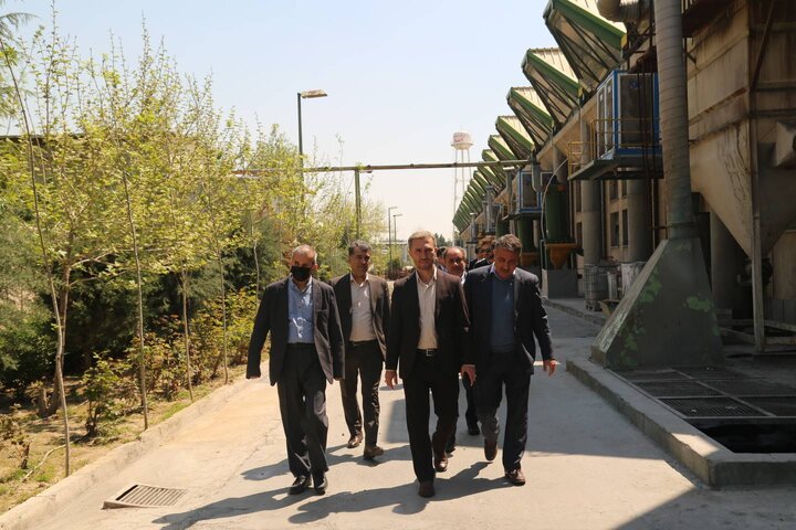 بازدید شهردار منطقه ۲۱ از بزرگترین مجتمع صنعتی تولید الکترود در ایران