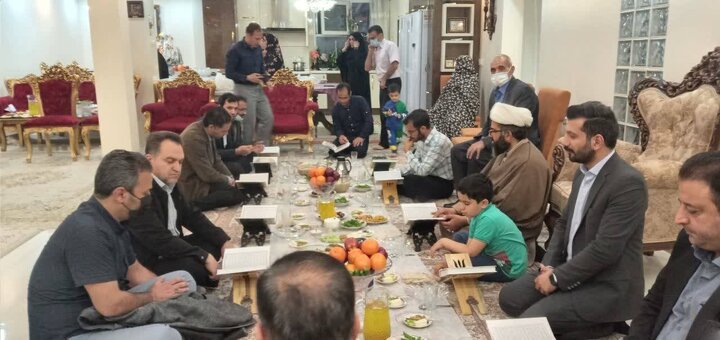 برپایی سفره مادرانه در منطقه ۱۳ با هدف گرامیداشت نام و یاد شهدا