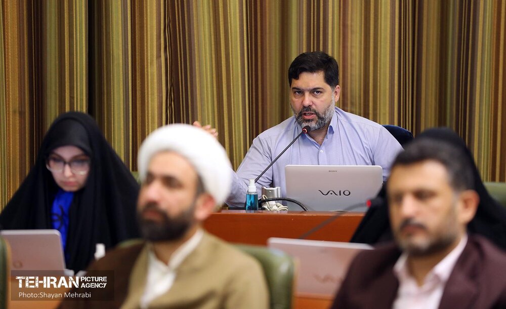 امسال شهروندان تحول در حوزه حملونقل عمومی را احساس خواهند کرد/ ضرورت حمایت شورا از هویت مدیریت خدماترسان