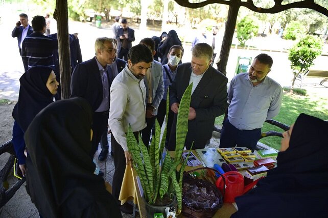 حضور ۴۰۰دانش آموز در پاکسازی بوستان تا برپایی غرفه هایی به نفع نیازمندان