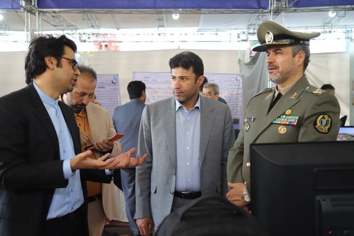 بازدید شهردار منطقه ۷ از نمایشگاه روز ملی خلیج فارس 