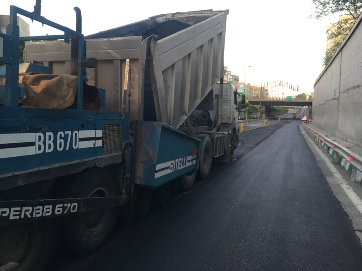 عملیات تراش و روکش مکانیزه مسیر شمال به جنوب بزرگراه شهید صیاد شیرازی