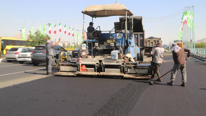 توزیع ۴ هزار تن آسفالت در بزرگراه امام رضا (ع) منطقه ۱۵