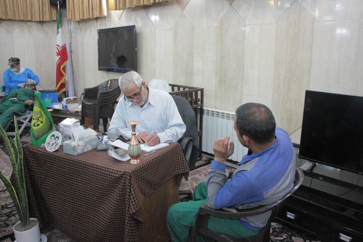 در گرامیداشت هفته کار و کارگر طرح هدیه روز کارگر در منطقه ۲۰ اجرا شد