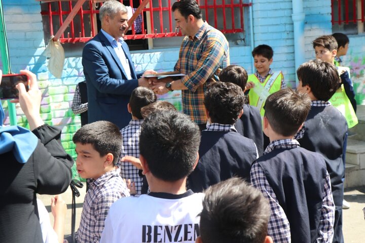 تجلیل از معلمان نمونه محیط زیستی مدارس منطقه ۹