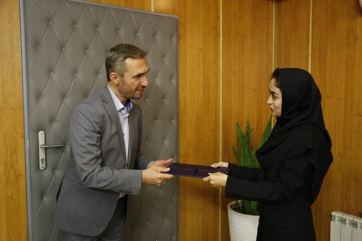 از رابط خبری برتر منطقه 21 تجلیل شد