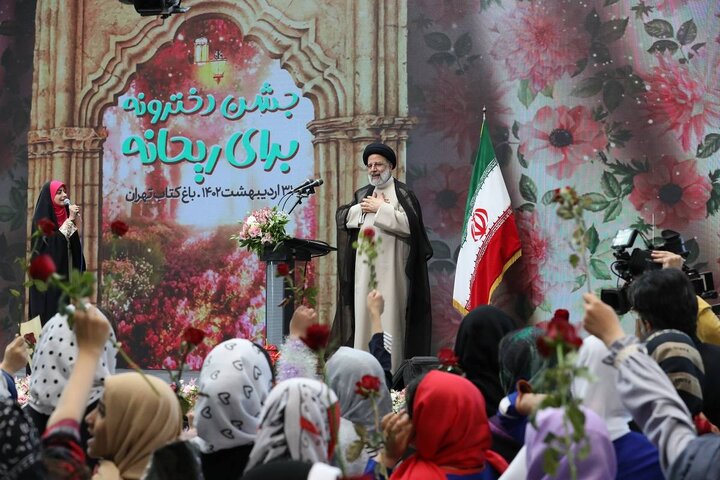 برخلاف مدعیان حقوق زنان، اسلام برای زنان حقوق و جایگاه شایسته و واقعی قائل است