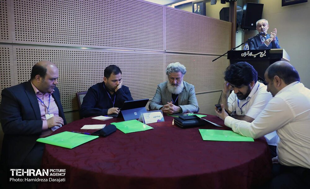 سیاست و بازاریابی