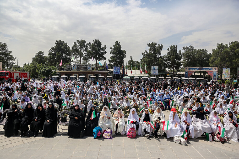 جشن بزرگ "دختران بهشت" در گلزار شهدای بهشت زهرا (س) برگزار شد