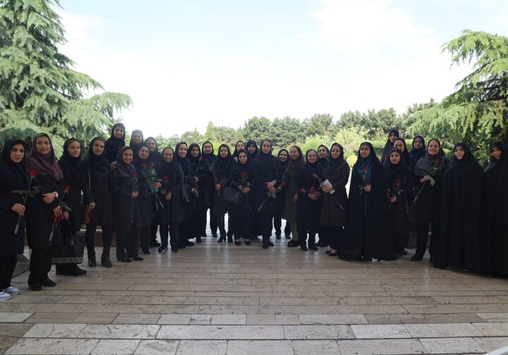 تقدیر از نخبگان، مدل آوران و دختران شهدای مدافع حرم/ تقدیر از بانوان شاغل در منطقه ۲۲