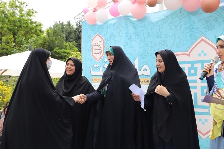 ویژه برنامه "ماه دخت" در بوستان بهشت مادران برگزار شد