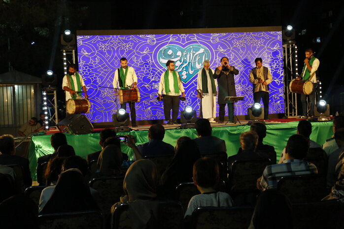 جشن بزرگ امام الرئوف "قرارعاشقی" در بوستان نرگس منطقه ۲۱ برگزار شد