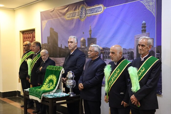 زیارت پرچم حرم امام رضا (ع) به مناسبت دهه کرامت در سازمان حمل و نقل و ترافیک شهر تهران