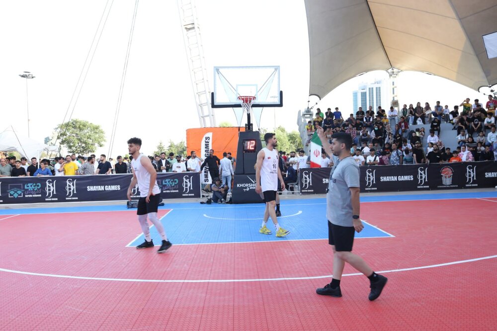 خط پایان مسابقات بسکتبال ۳ نفره در بوستان آب و آتش