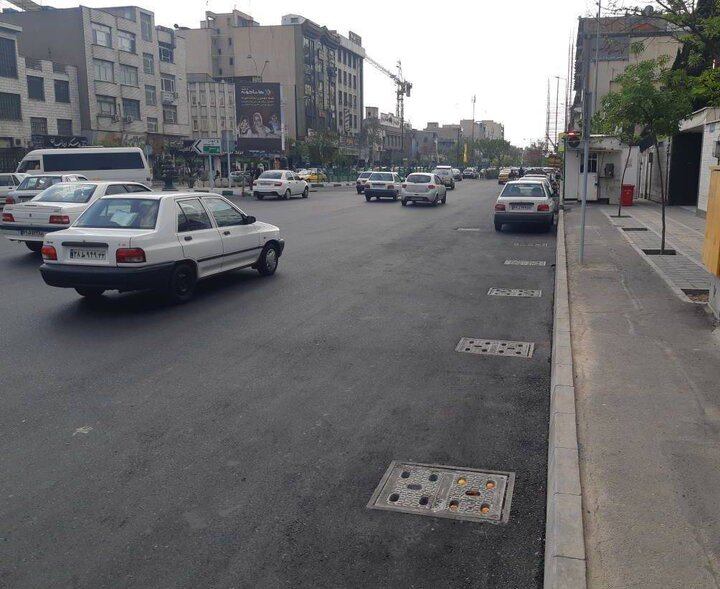 اجرای طرح جمع آوری و هدایت آبهای سطحی در خیابان پیروزی