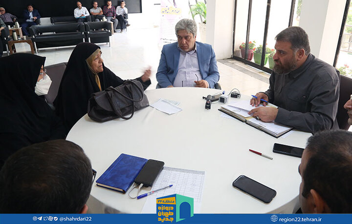 شهردار منطقه ۲۲ پای درد دل شهروندان نشست