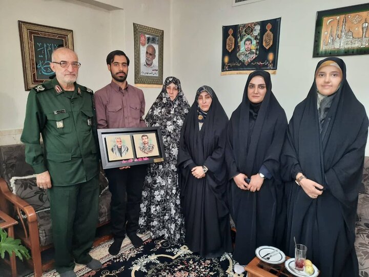 دیدار جانشین مدیر عامل موزه ملی انقلاب اسلامی و دفاع مقدس با خانواده شهید مصطفی مهدوی نژاد