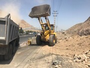 جمع آوری بیش از ۹۰۰ مترمکعب خاک و نخاله از بزرگراه امام رضا(ع) در منطقه ۱۵