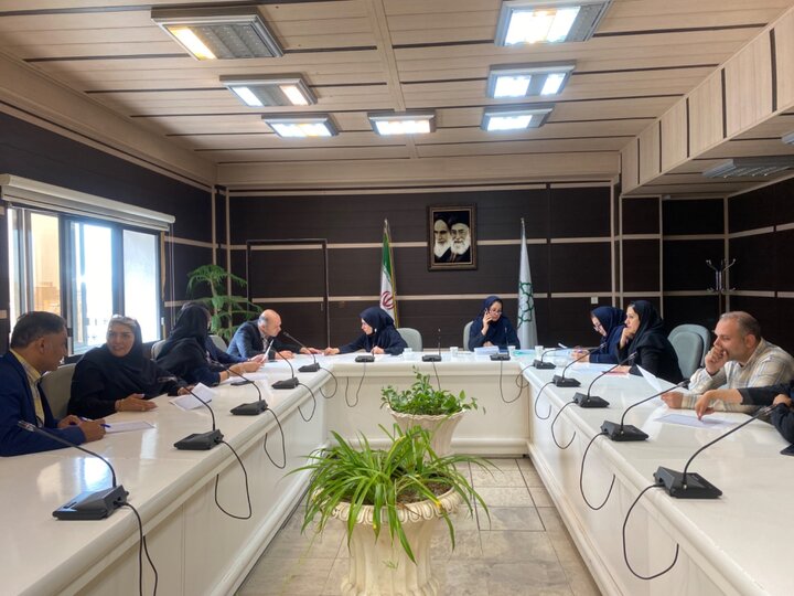 بررسی شناسنامه شغلی و موضوعات پرسنلی کارکنان شهرداری منطقه ۵