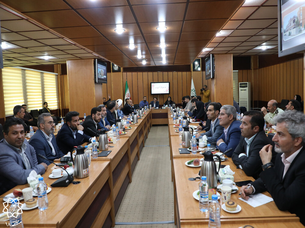 نشست مشترک روسای کمیسیون فرهنگی و سلامت، محیط زیست و خدمات شهری شورای اسلامی شهر تهران با معتمدین و اهالی منطقه ۱۸