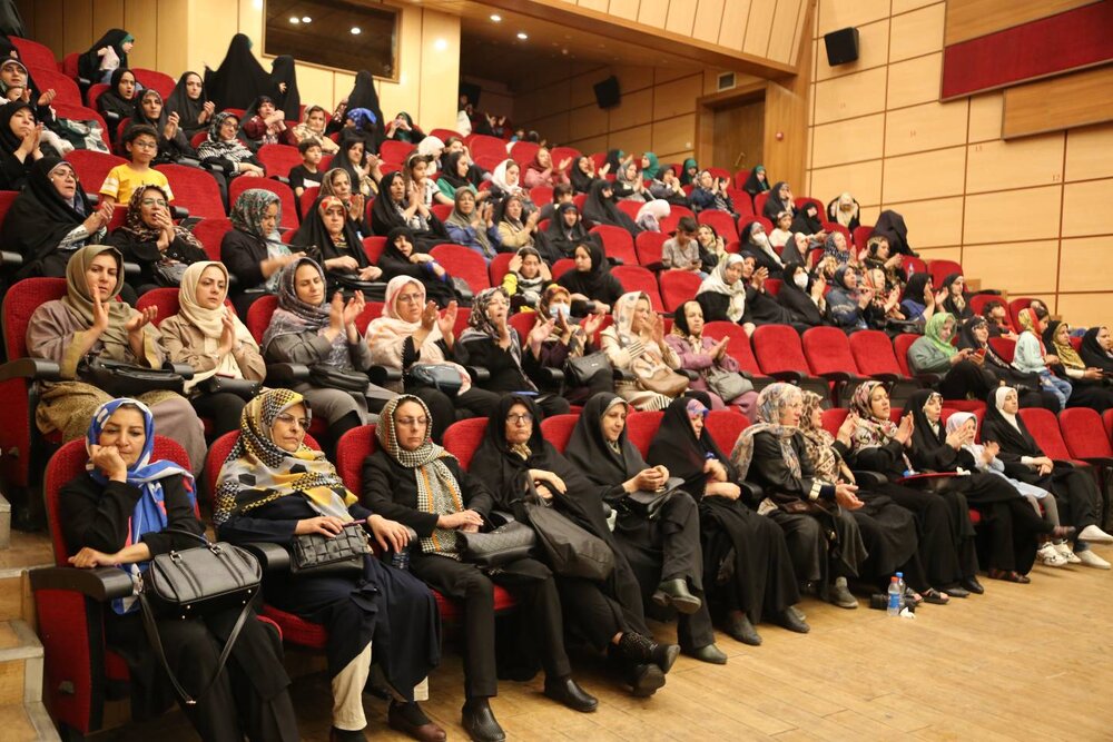 کنگره شعر و ادب امام هادی ویژه شهروندان تهرانی در منطقه 10