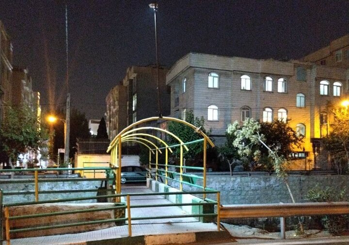 آغاز بهسازی و  تامین روشنایی پل‌های عابر پیاده منطقه ۱۳