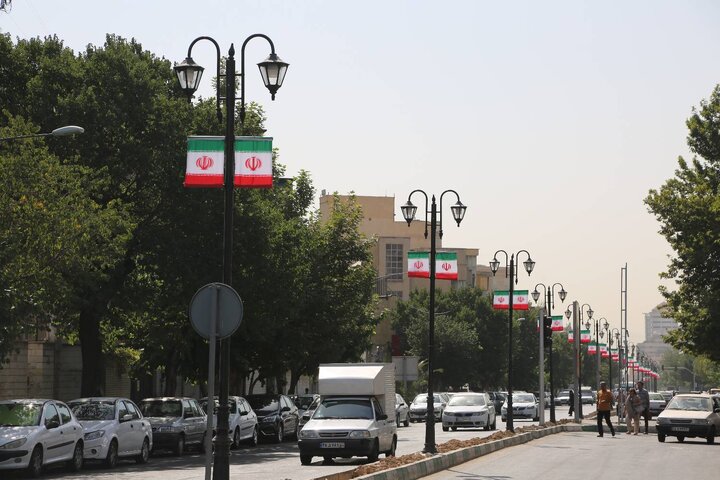 نصب ۴۶ پایه چراغ‌روشنایی در خیابان آذربایجان منطقه ۱۰