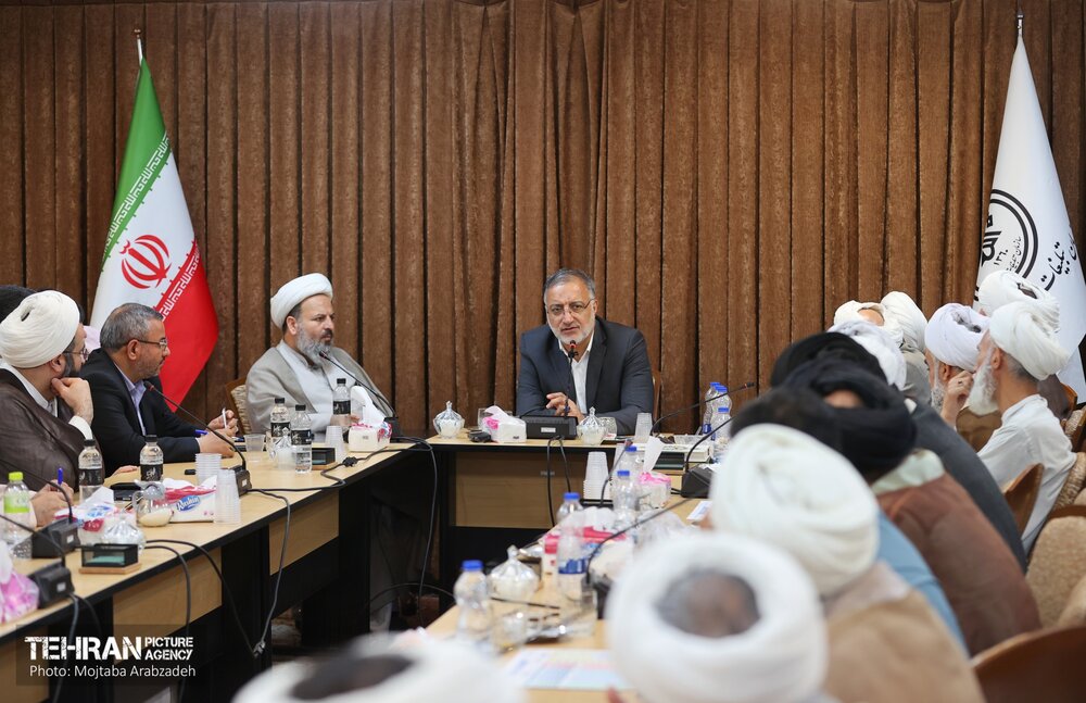 سفر دو روزه شهردار پایتخت به قم چگونه گذشت؟/ از دیدار با مراجع تقلید تا گفتگو پیرامون گرههای کلیدی تهران