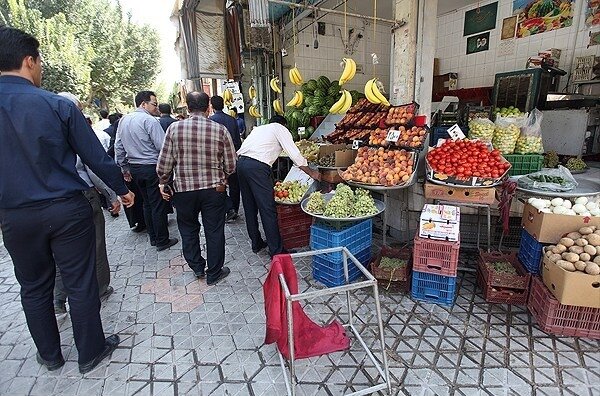 ایجاد بازارچه‌های محلی برای جلوگیری از سد معابر دستفروشان در منطقه ۲۲
