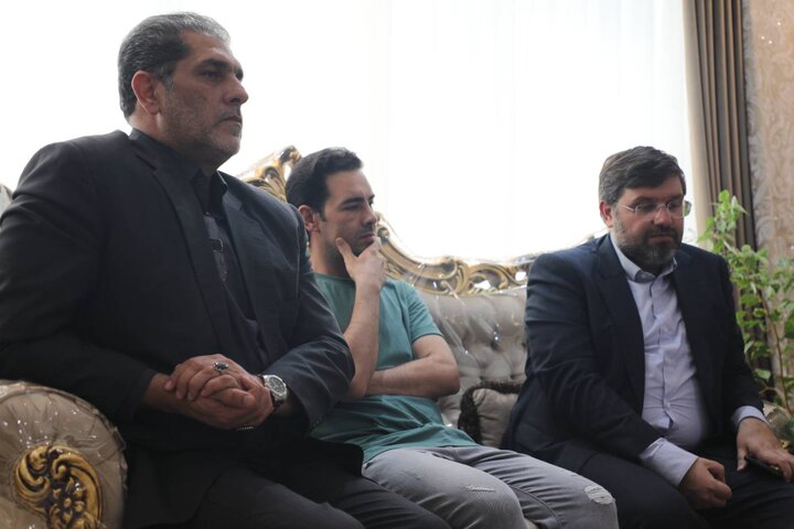 دیدار عضو شورای اسلامی شهر تهران با خانواده شهید محمد سلطان محمدی