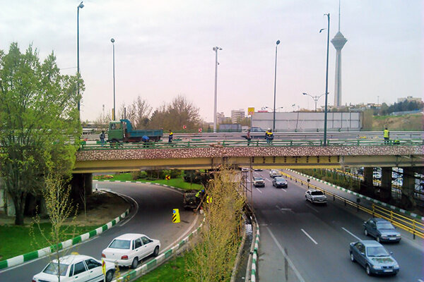 مقاوم سازی پل سواره رو بزرگراه هاشمی رفسنجانی- بلوار فرحزادی تکمیل شد