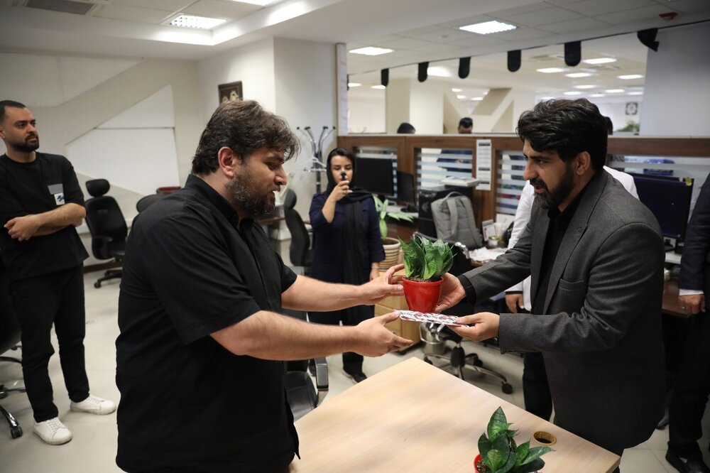 بازدید سخنگوی شهرداری تهران از موسسه همشهری