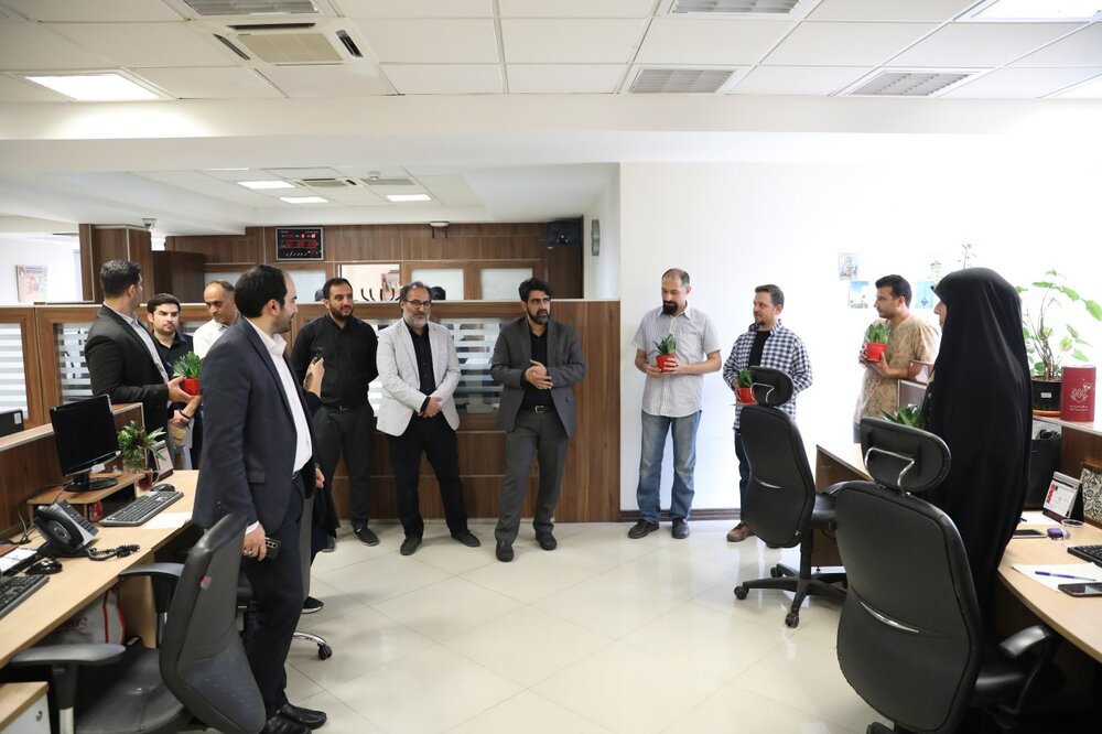 بازدید سخنگوی شهرداری تهران از موسسه همشهری