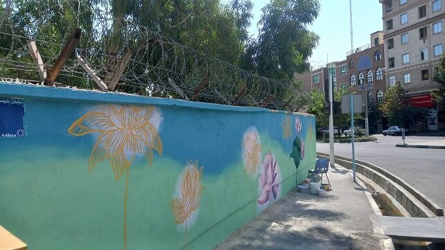  اجرای طرح دیوار نگاره بر آرامستان‌های تاریخی تهران