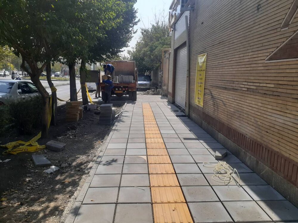 نوسازی معابر و پیاده رو محلات مرکزی شهر درحال انجام است