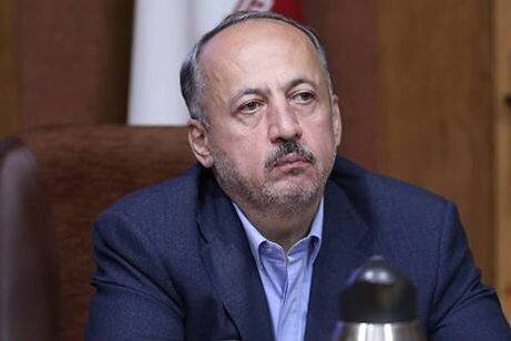 زیرسازی و احداث ۸۰۰ مترمربع چمن مصنوعی در محلات کم‌برخوردار قصرشیرین